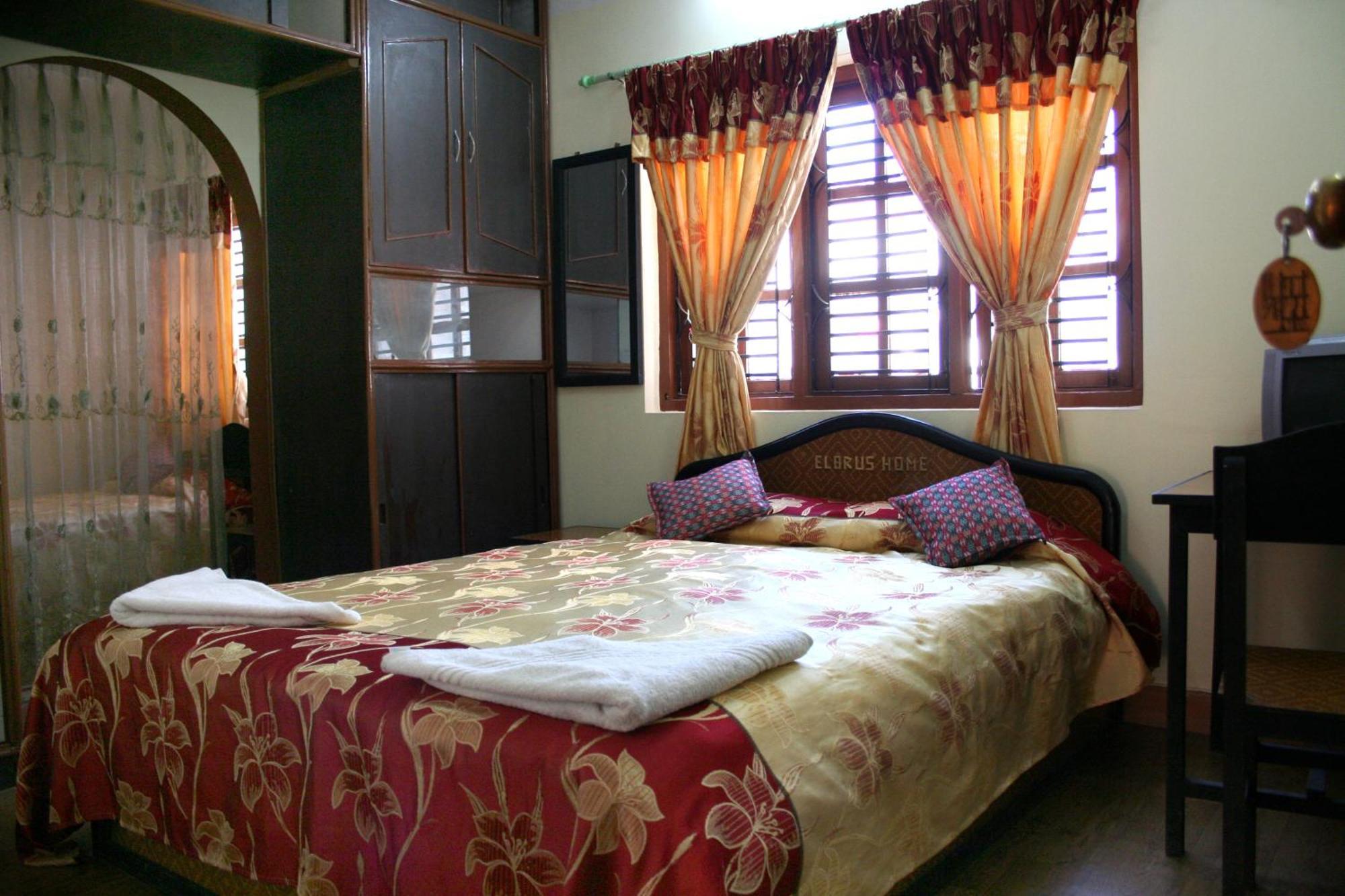 Elbrus Home Κατμαντού Δωμάτιο φωτογραφία
